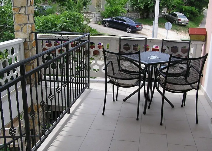 Apartment Fuer 2 Personen - 1 Kind Ca- 30 M² In Silo- Adriakueste Kroatien - Kroatisch By Interhome * Šilo