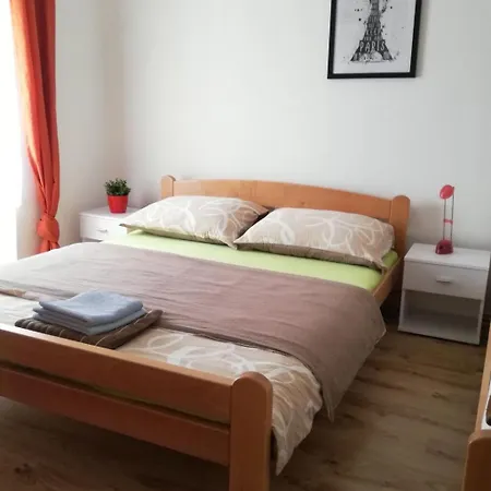 Fuer 2 Personen - 1 Kind Ca- 30 M² In Silo- Adriakueste Kroatien - Kroatisch By Interhome Apartmán